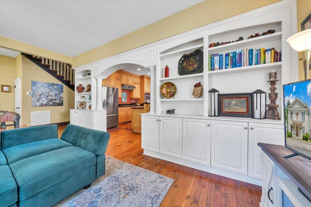 210 E Main ST - Photo 43