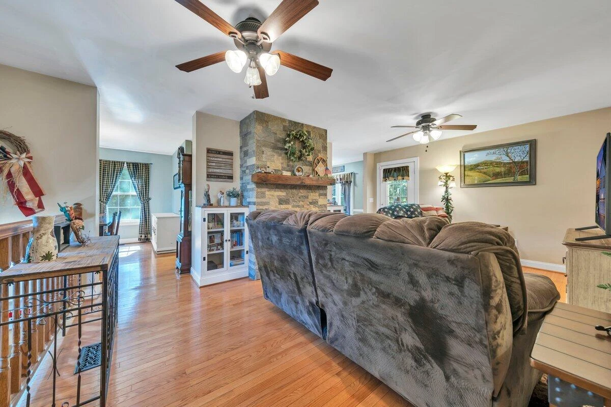 1115 Ridgecrest DR - Photo 6
