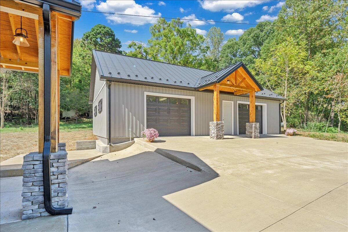 194 Rainbow Forest DR - Photo 4