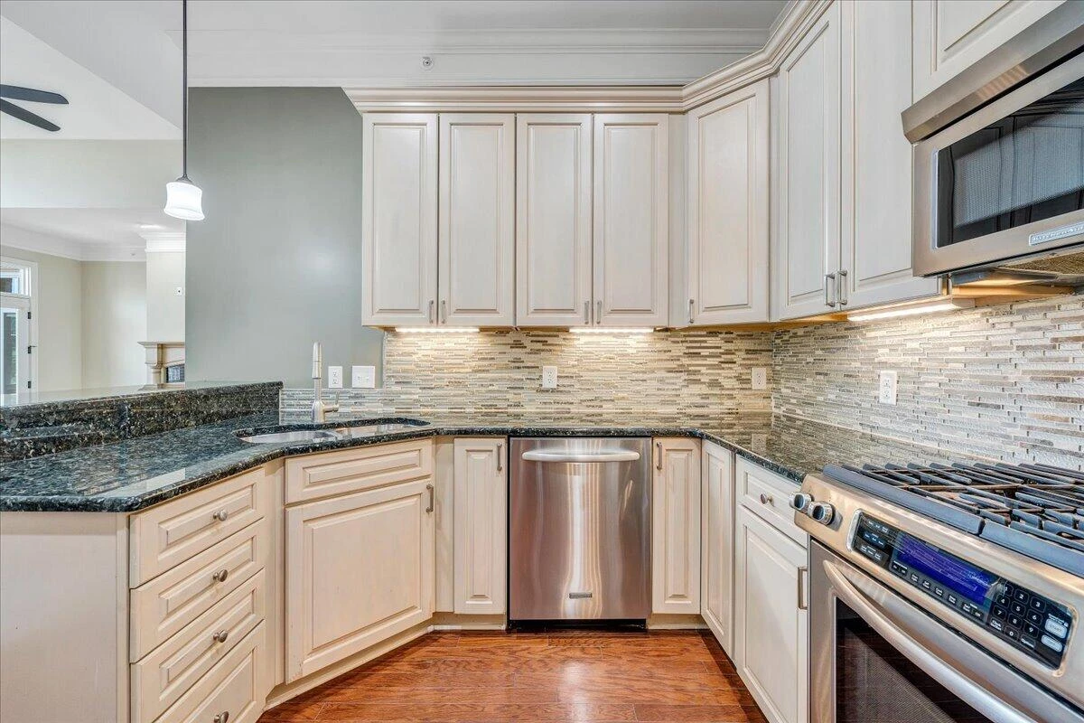2125 Yellow Mountain RD SE #APT 302 - Photo 15