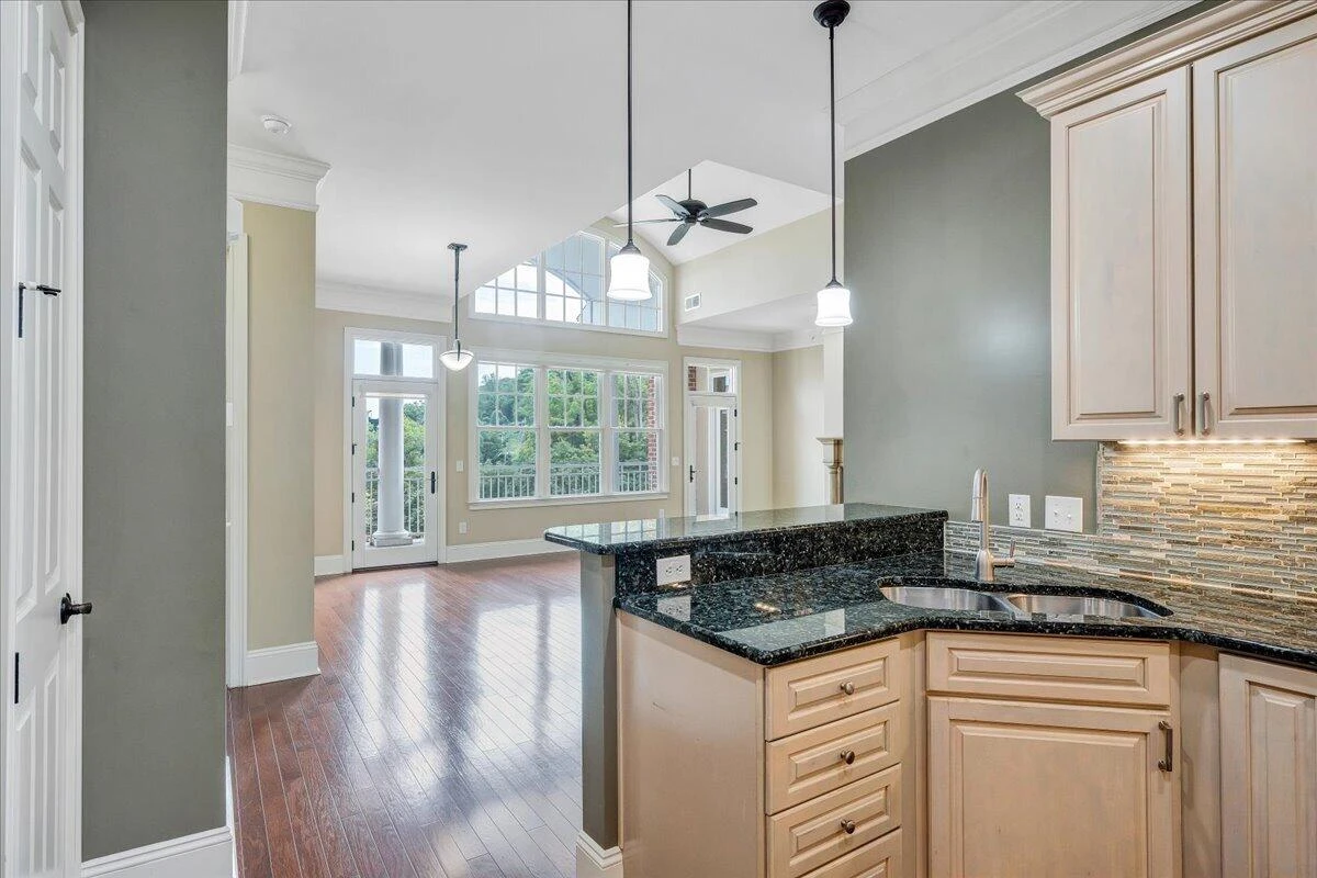2125 Yellow Mountain RD SE #APT 302 - Photo 17