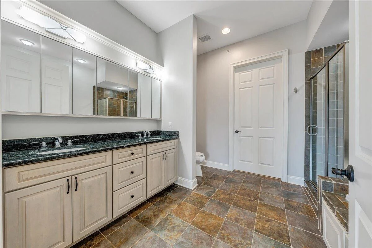 2125 Yellow Mountain RD SE #APT 302 - Photo 35