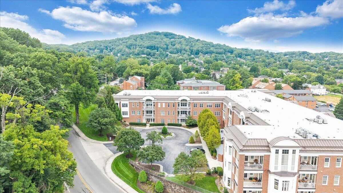 2125 Yellow Mountain RD SE #APT 302 - Photo 63