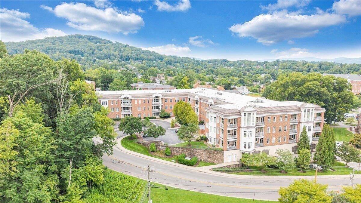 2125 Yellow Mountain RD SE #APT 302 - Photo 64