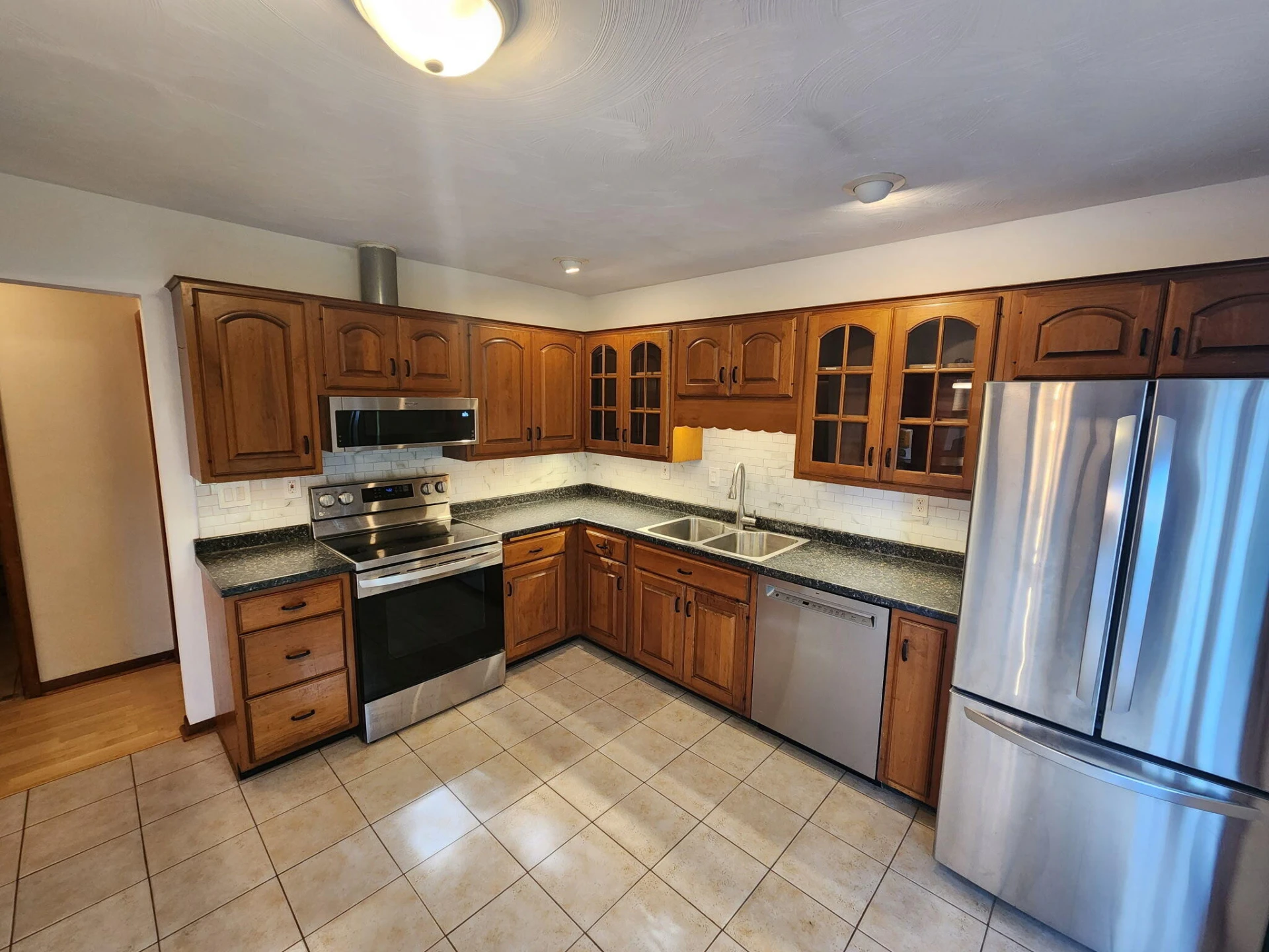 930 Stafford DR - Photo 3