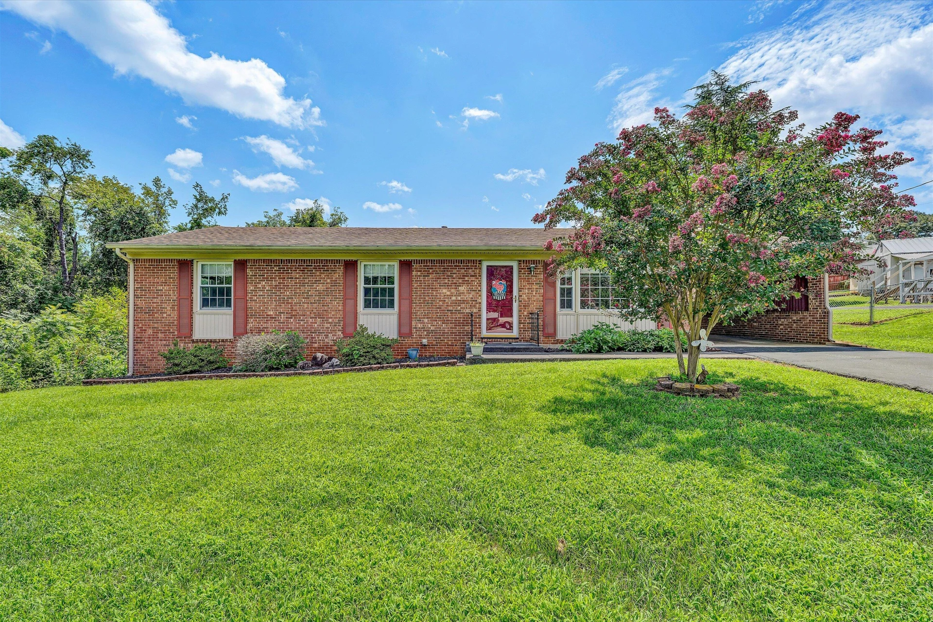 604 Aragona DR