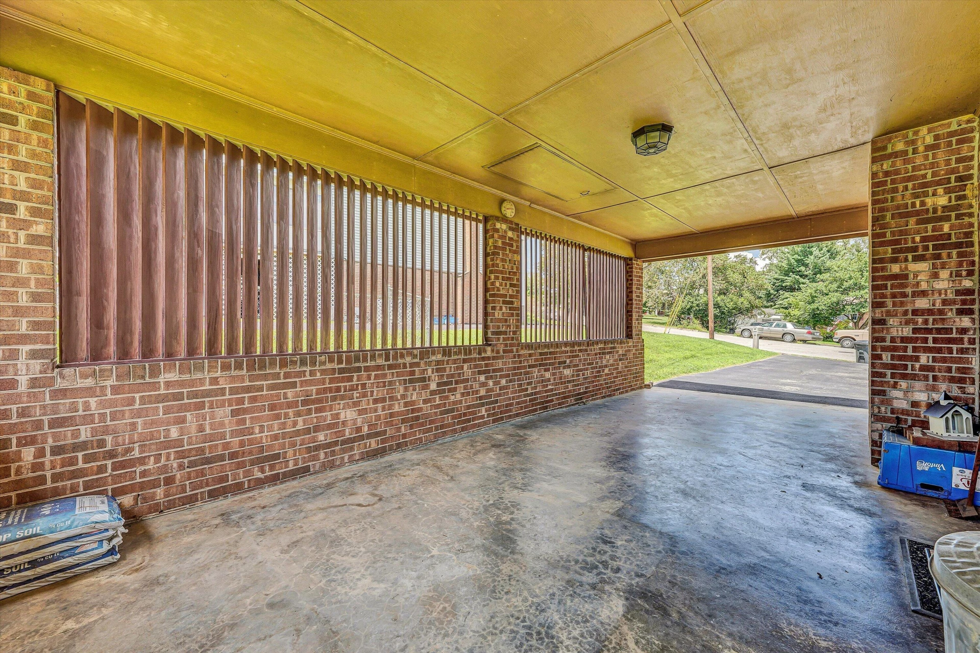 604 Aragona DR - Photo 5