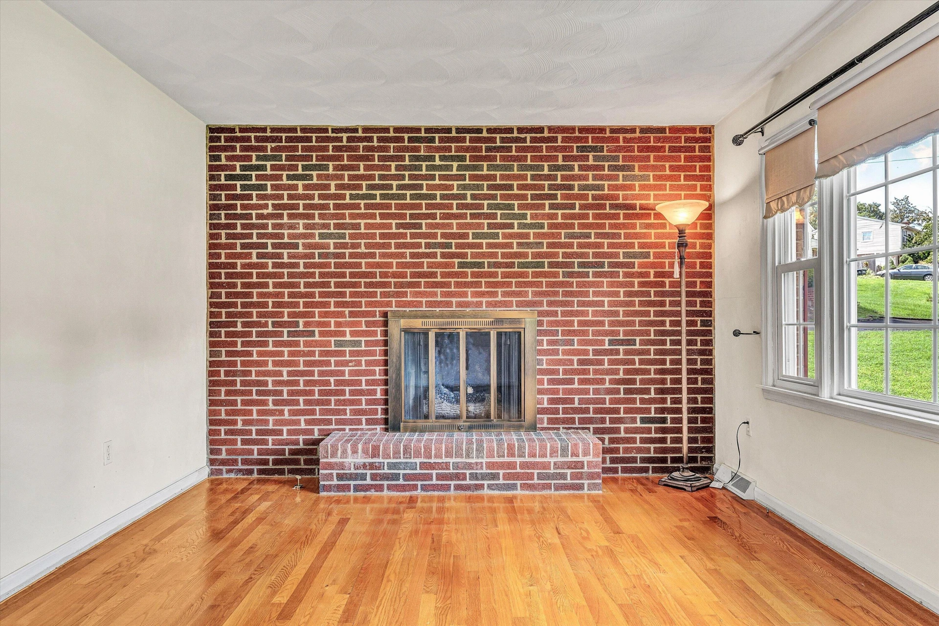 604 Aragona DR - Photo 9
