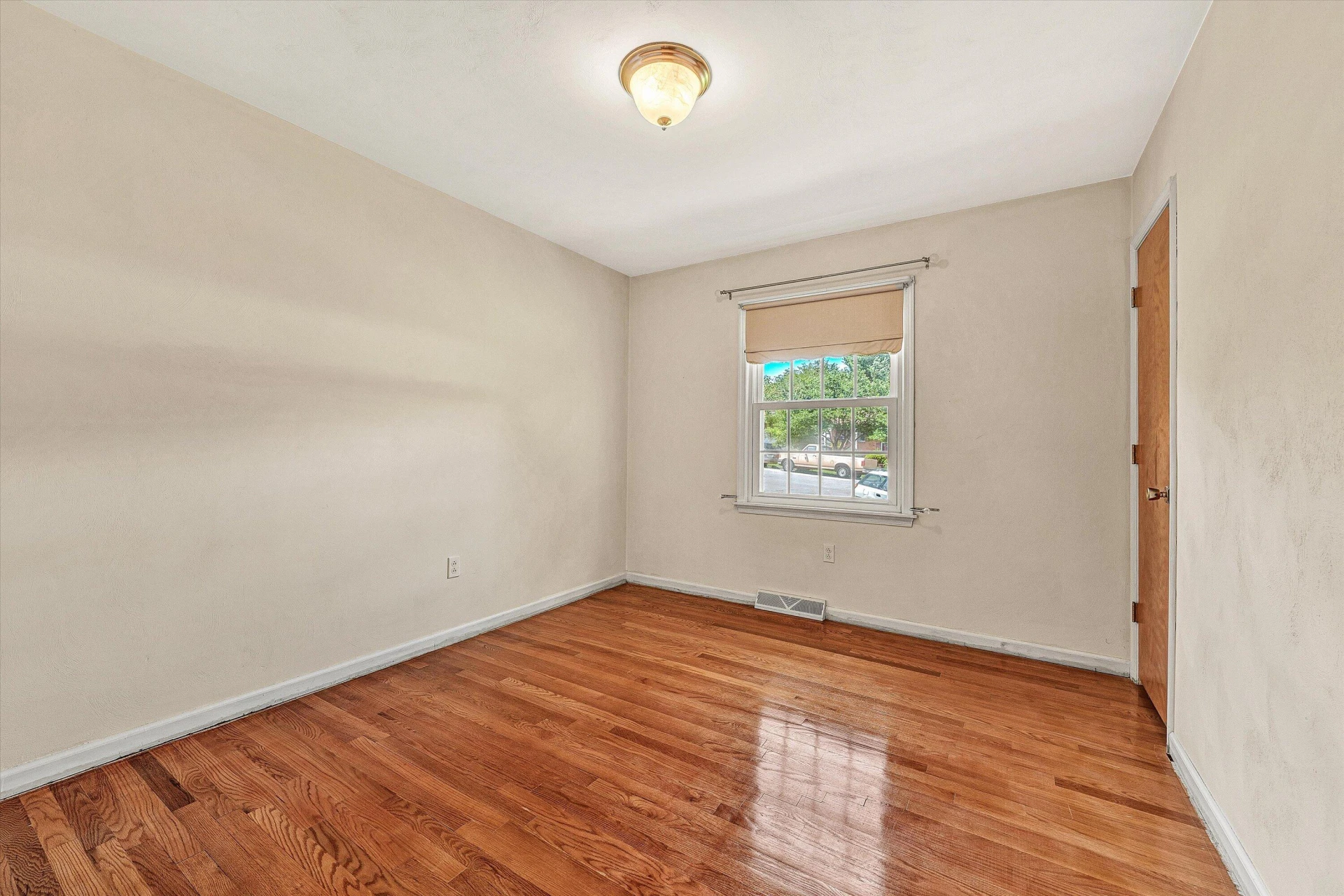 604 Aragona DR - Photo 16