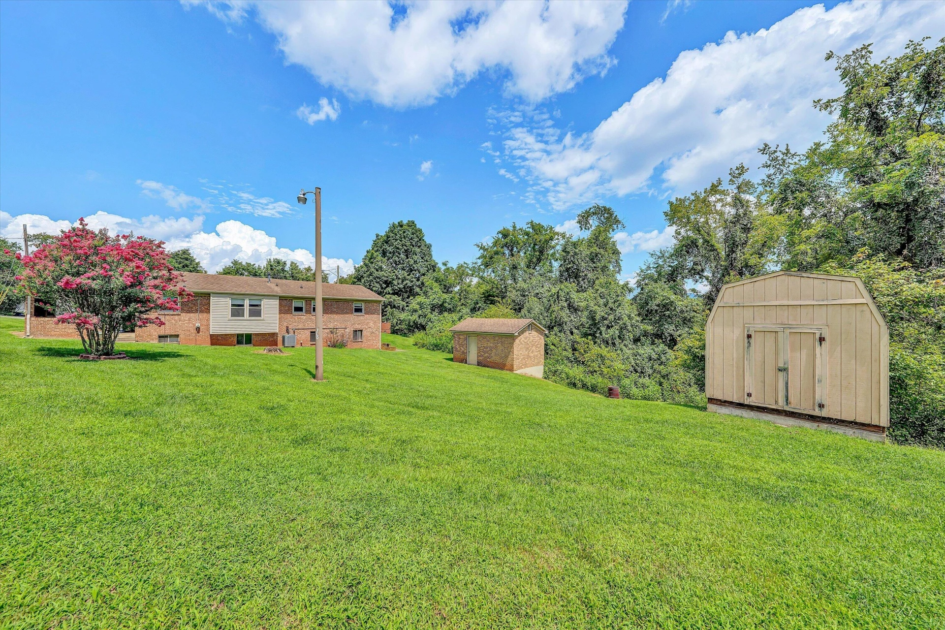 604 Aragona DR - Photo 36