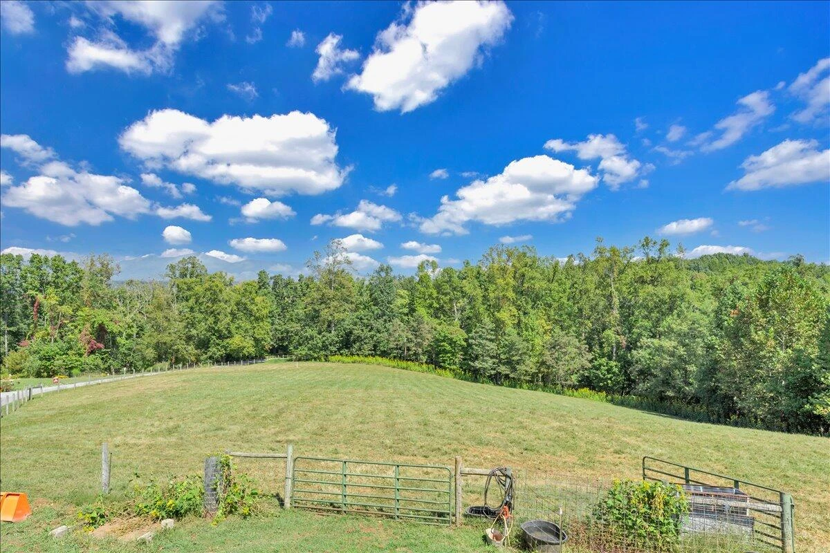 280 Woodwinds RD - Photo 4