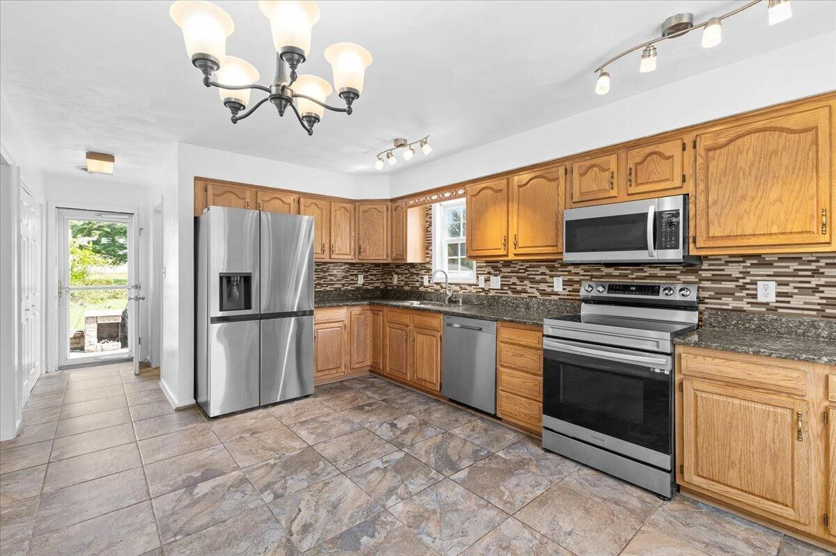 2956 Stonebridge CIR - Photo 8