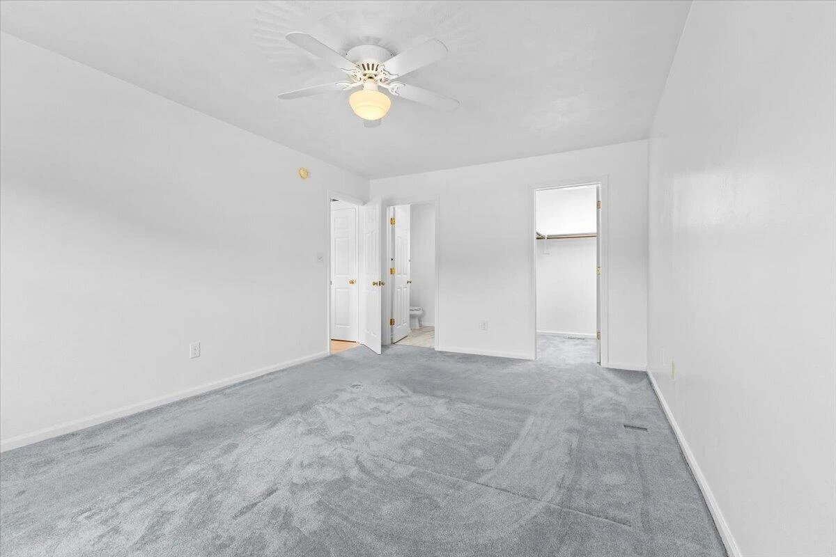2956 Stonebridge CIR - Photo 19