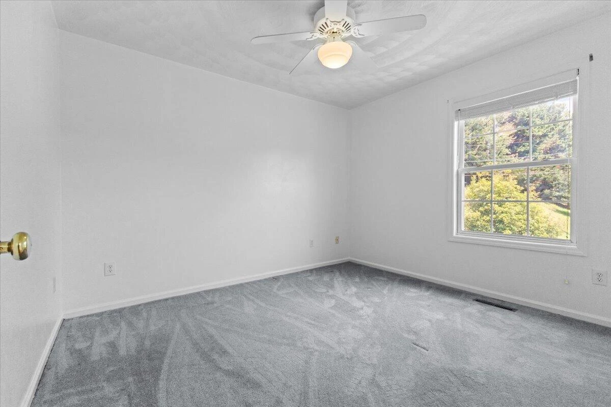 2956 Stonebridge CIR - Photo 27