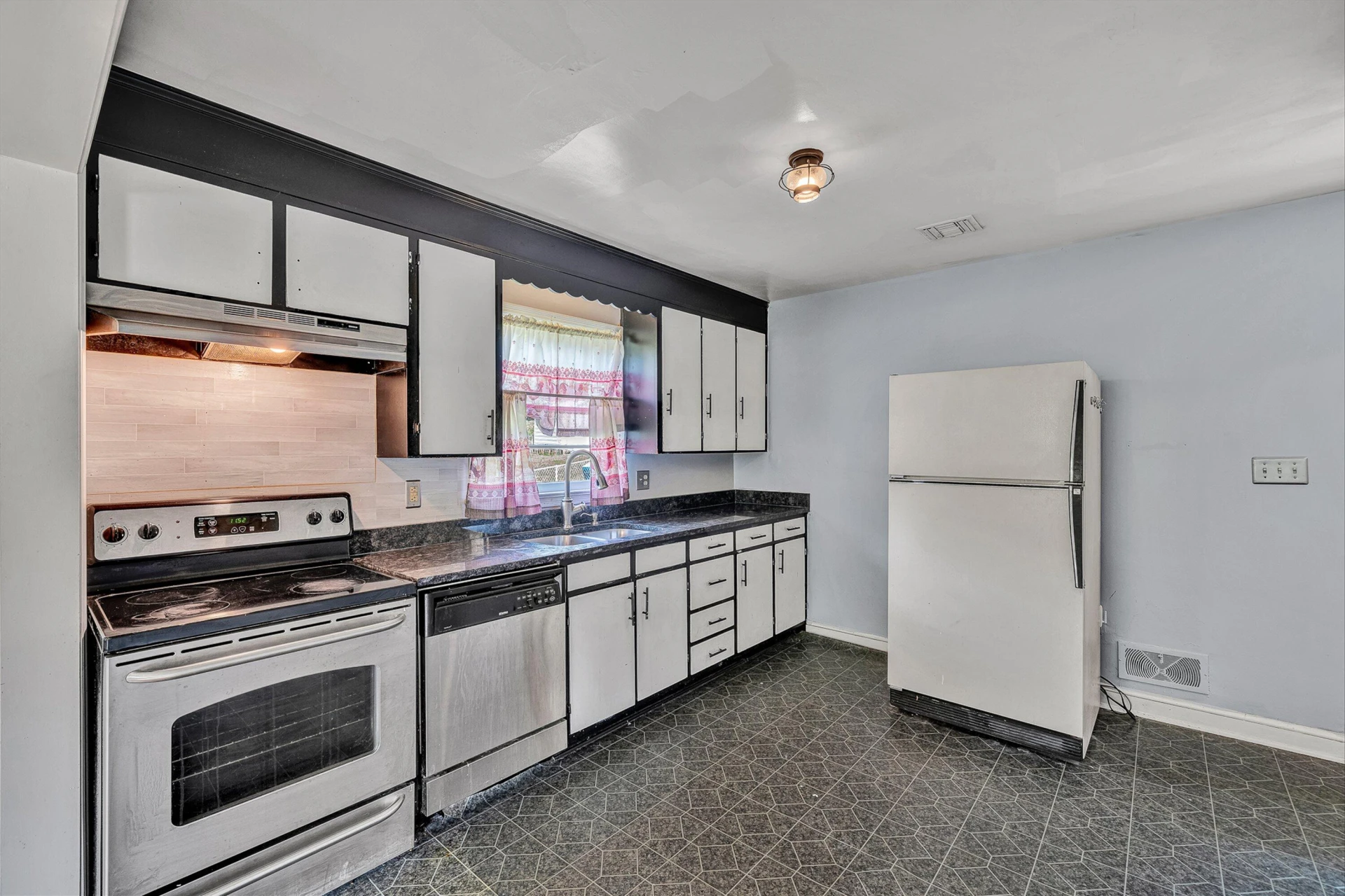 4443 Summit DR NW - Photo 8