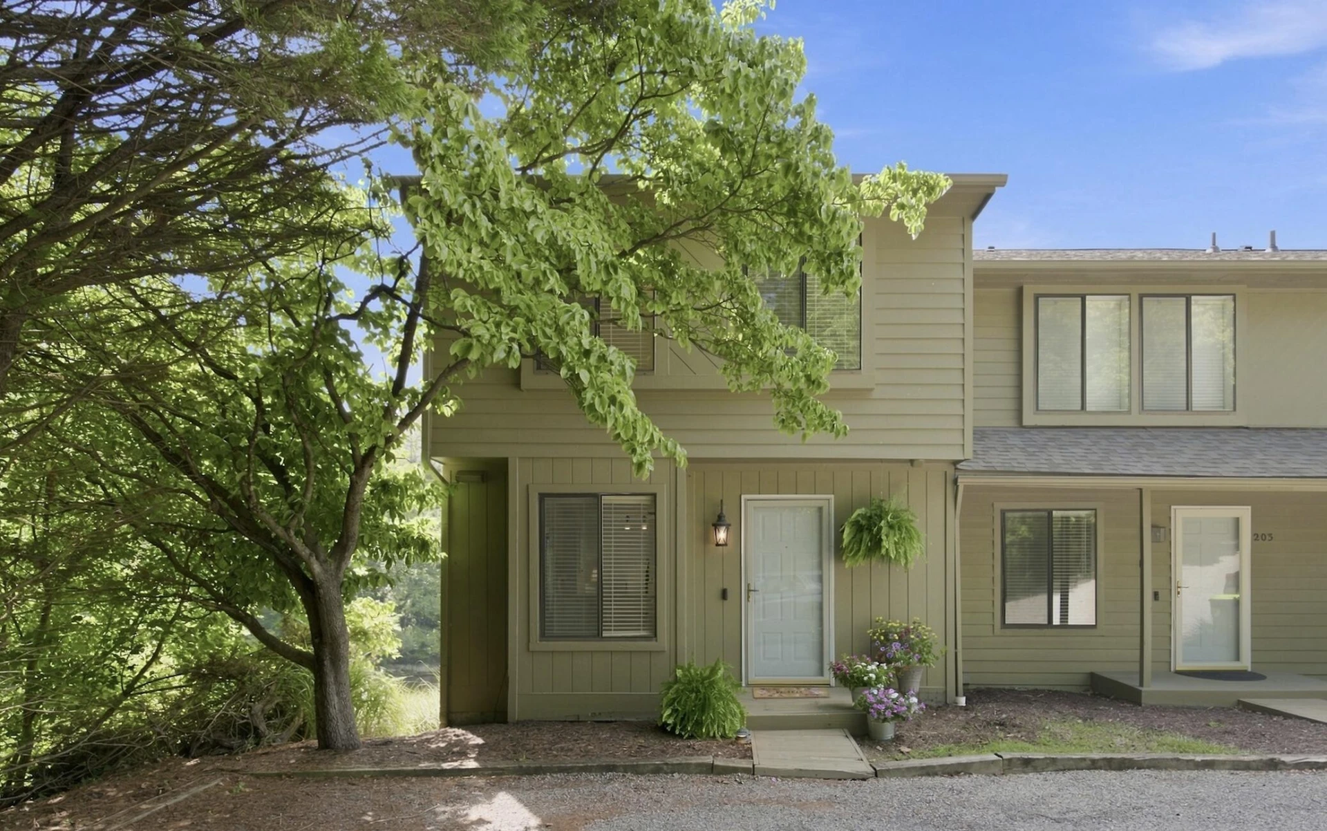 204 Harbor Ridge DR