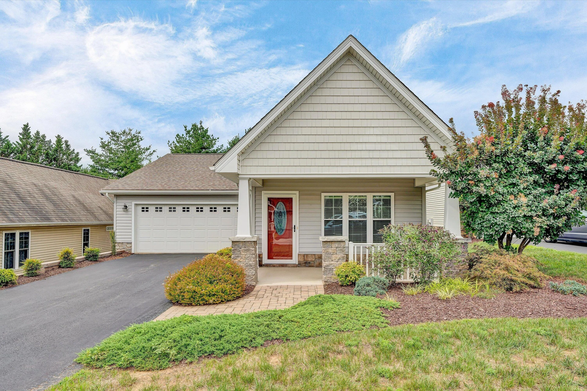 8110 Golden Oak LN
