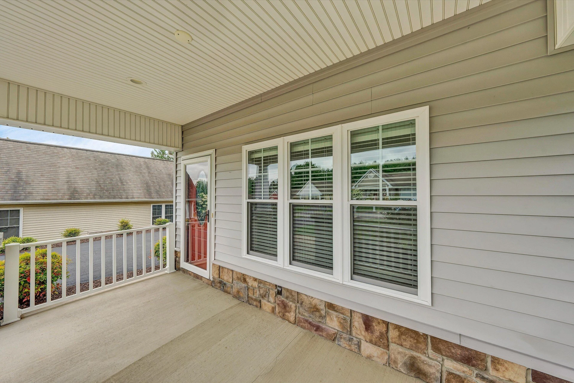 8110 Golden Oak LN - Photo 4