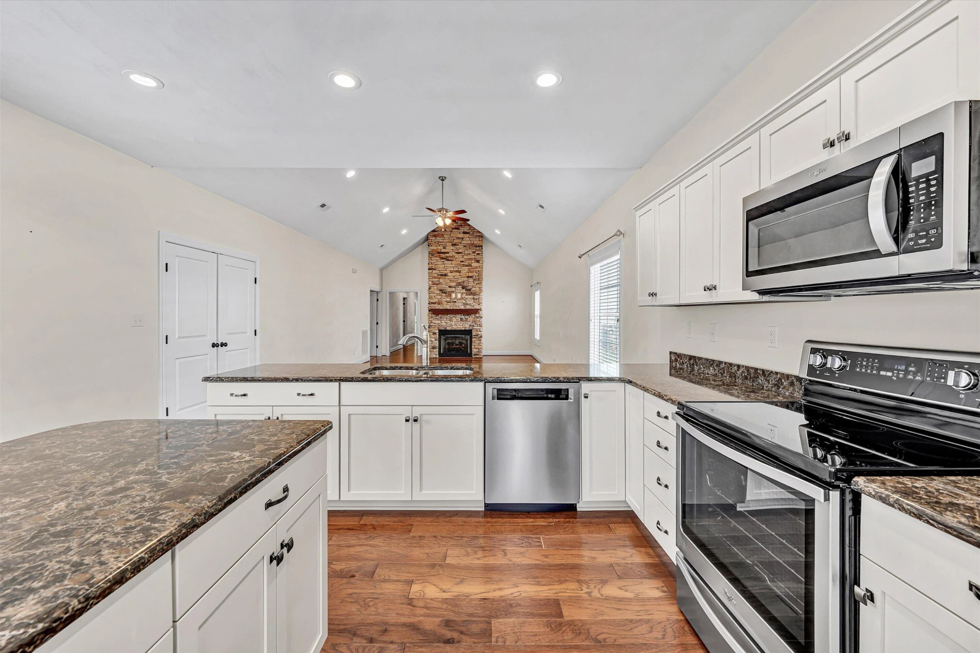 8110 Golden Oak LN - Photo 10