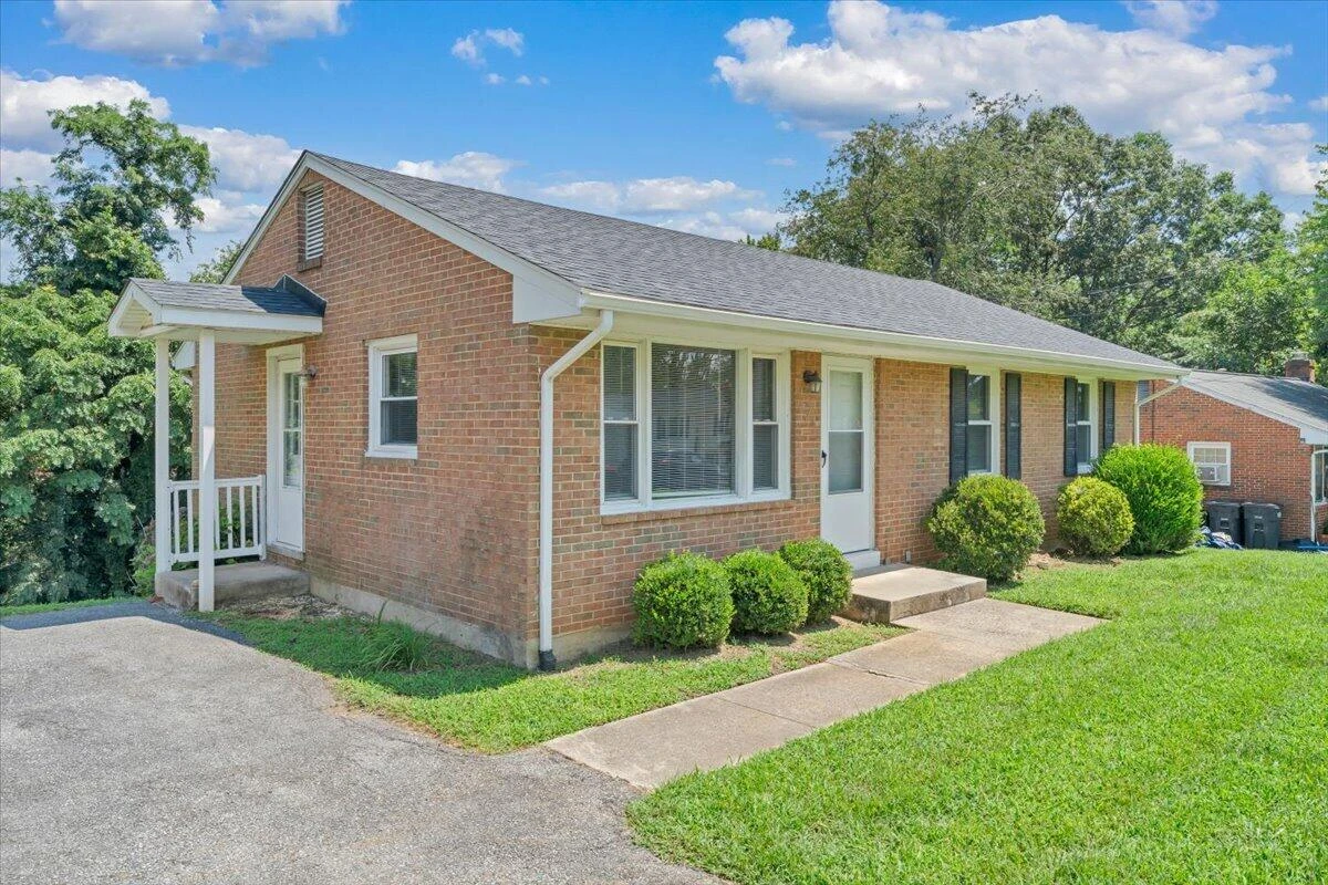 725 Ramada RD - Photo 2