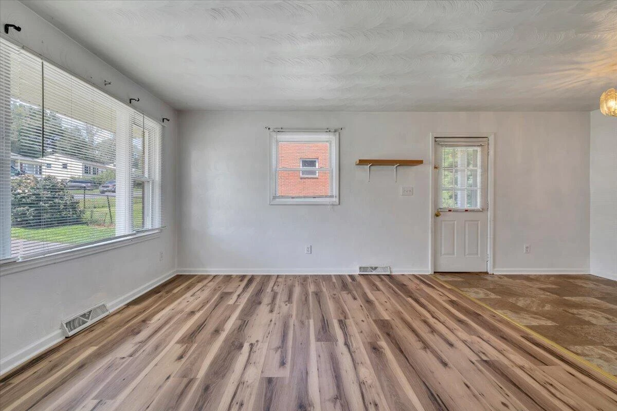 725 Ramada RD - Photo 5