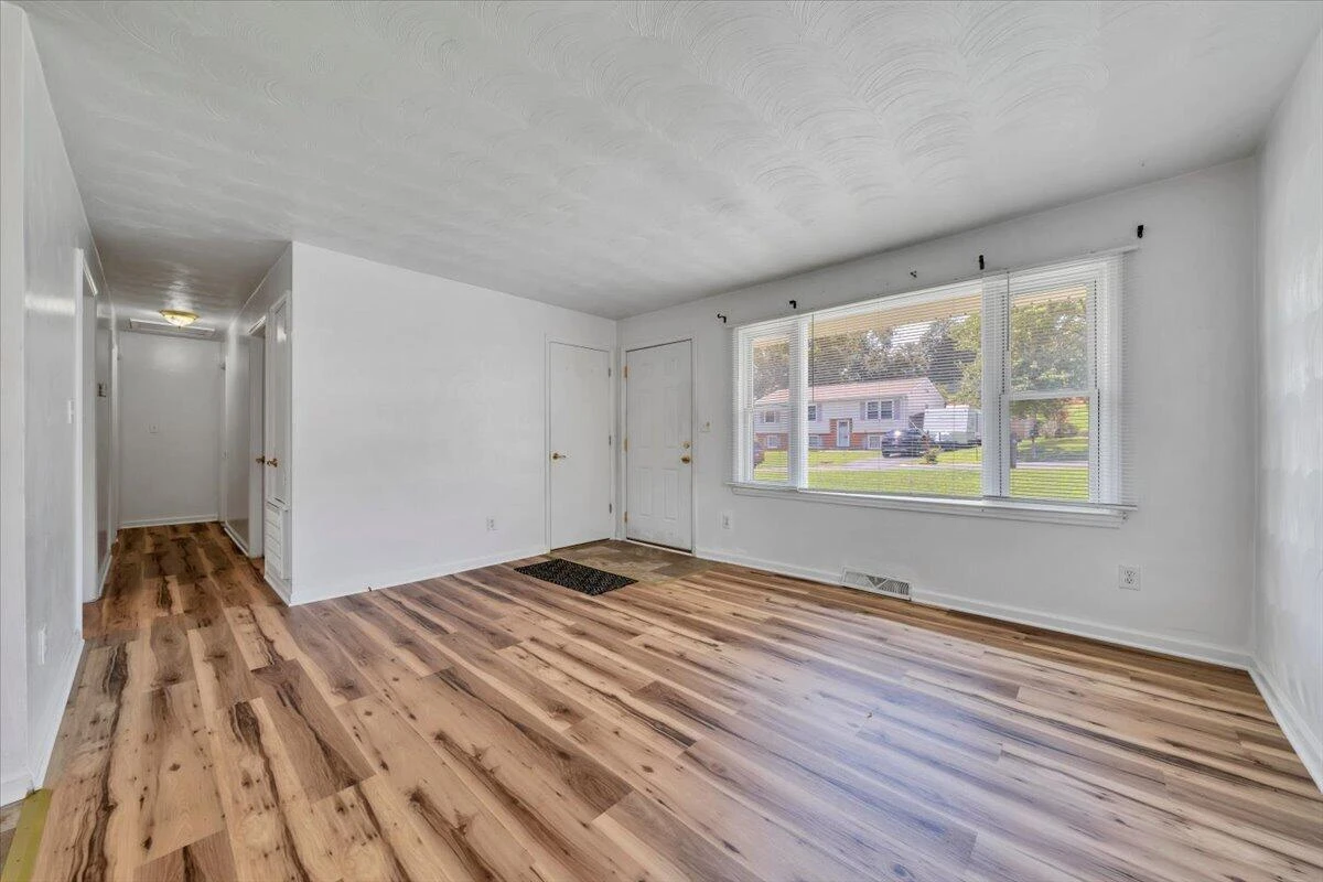 725 Ramada RD - Photo 6