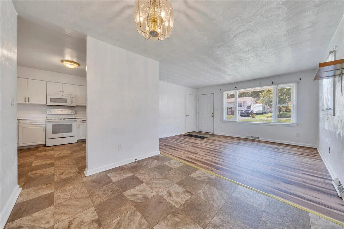 725 Ramada RD - Photo 10