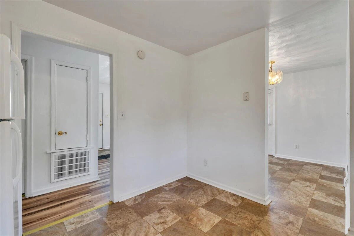 725 Ramada RD - Photo 14