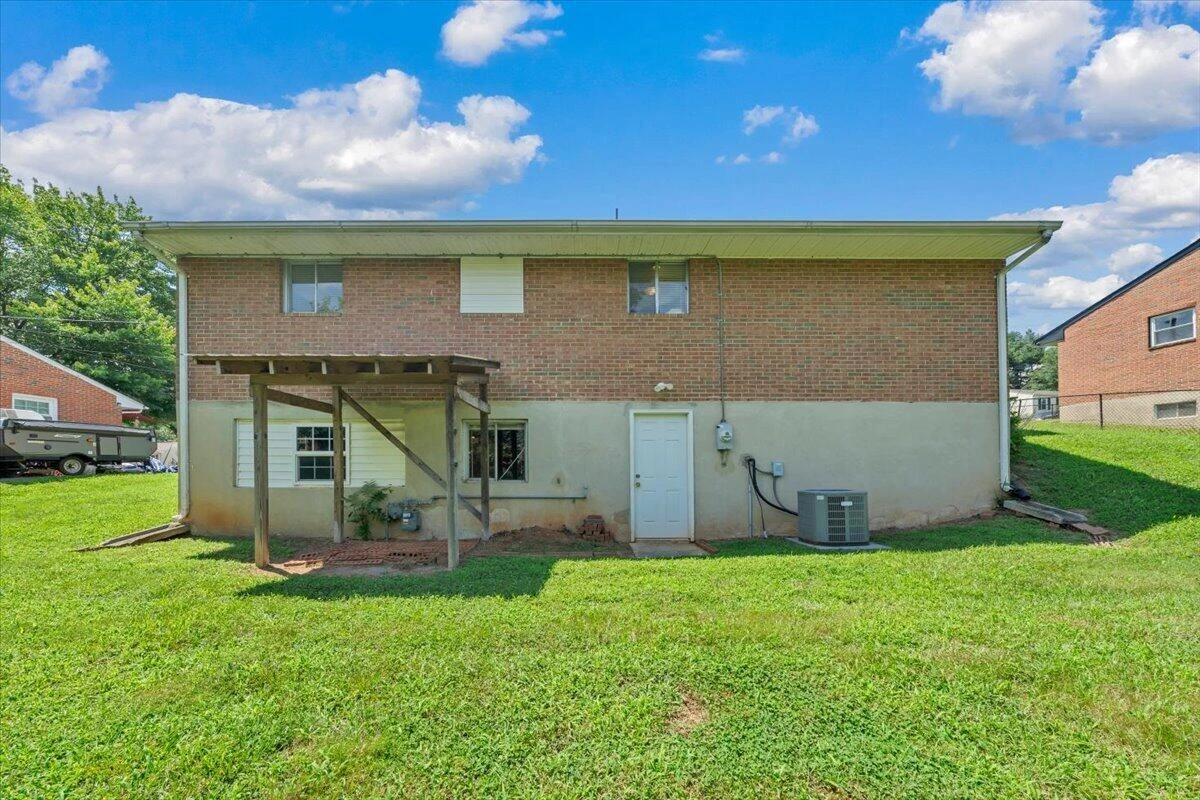 725 Ramada RD - Photo 24