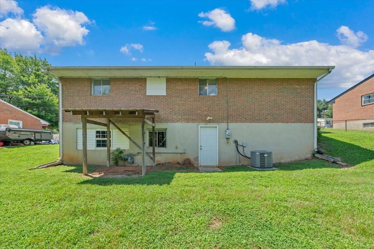 725 Ramada RD - Photo 25