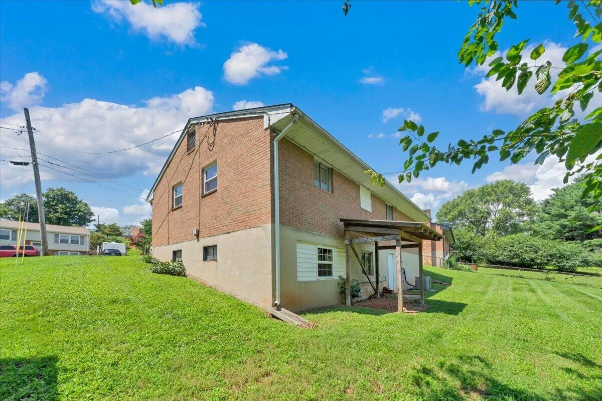 725 Ramada RD - Photo 26