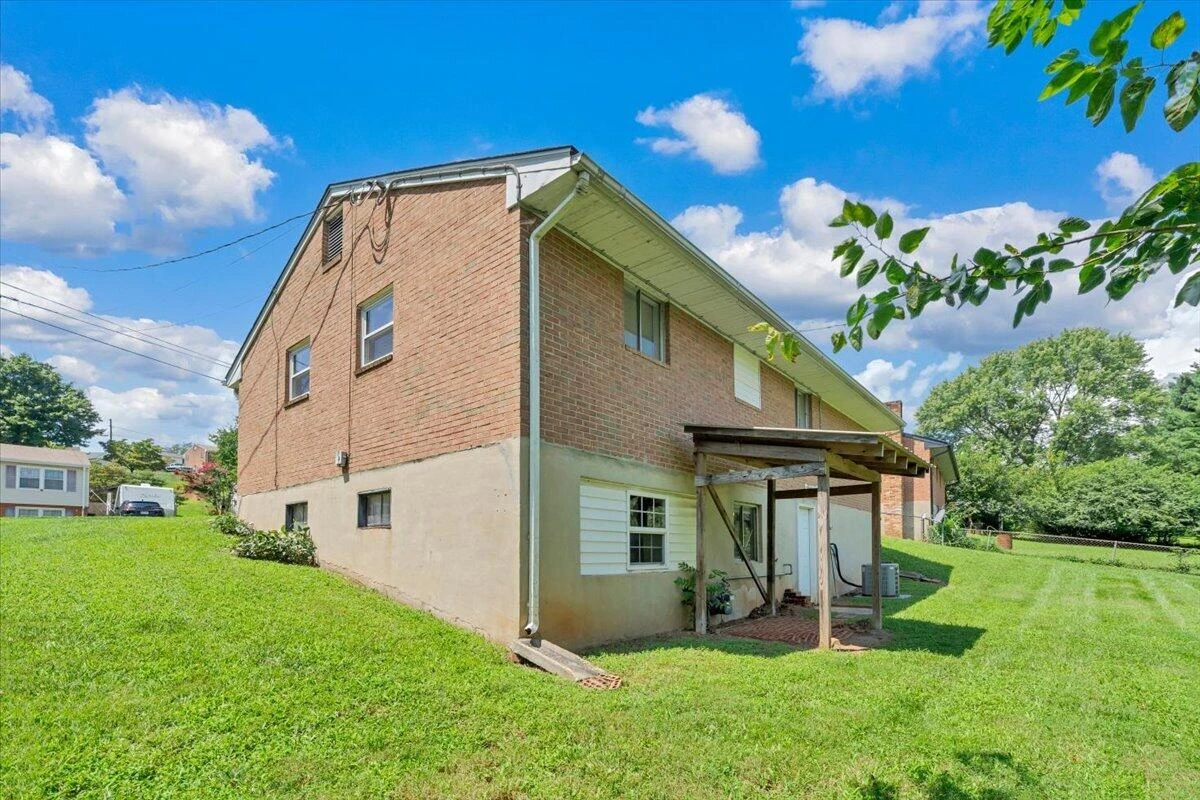725 Ramada RD - Photo 27