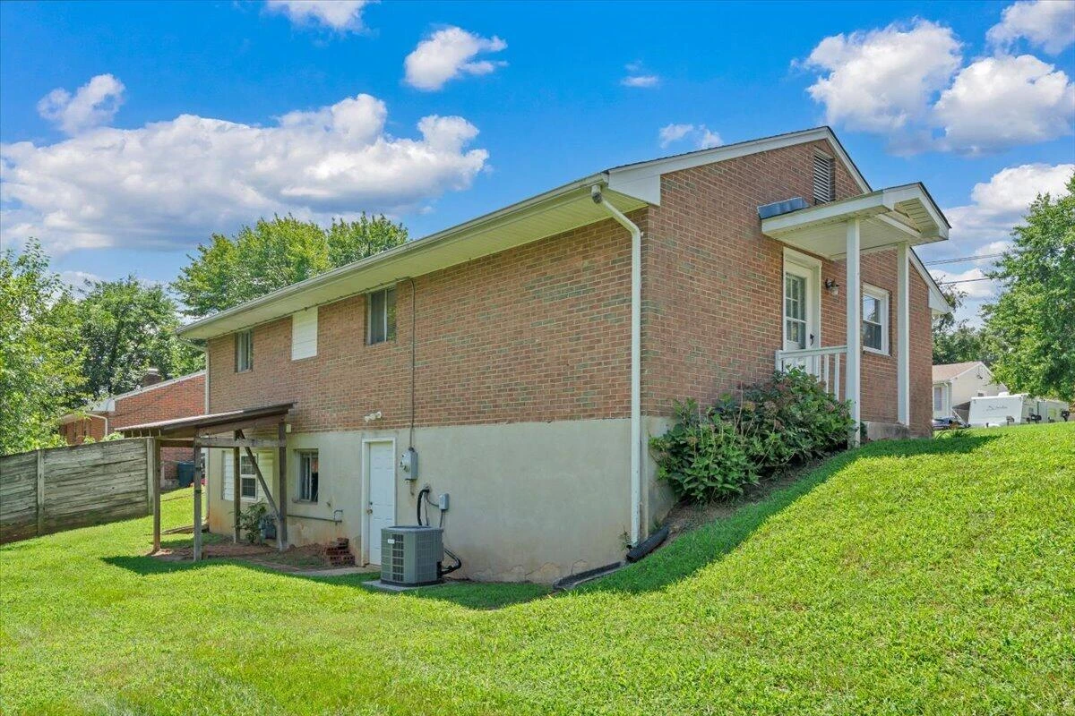 725 Ramada RD - Photo 28