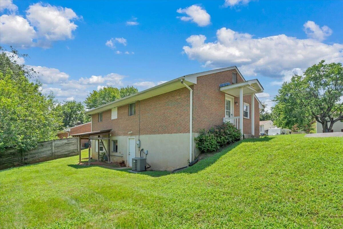 725 Ramada RD - Photo 29