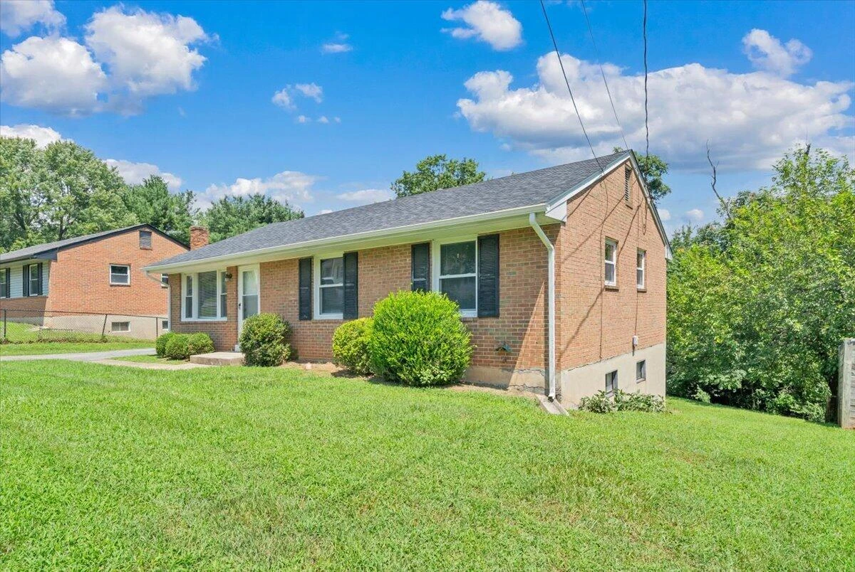 725 Ramada RD - Photo 32