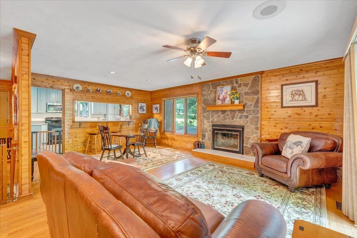 212 October CT - Photo 11