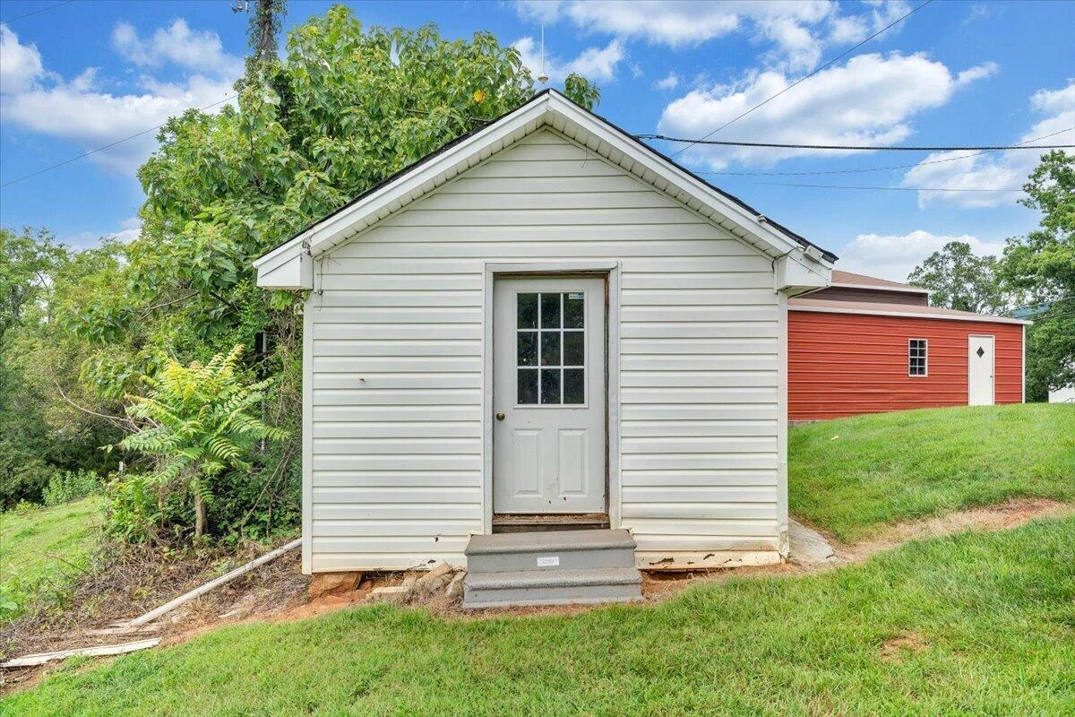 1150 Drewrys Hill RD - Photo 67