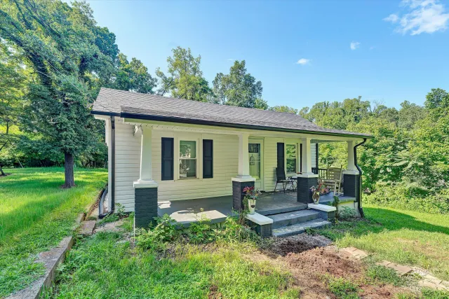 1425 Kefauver RD SE