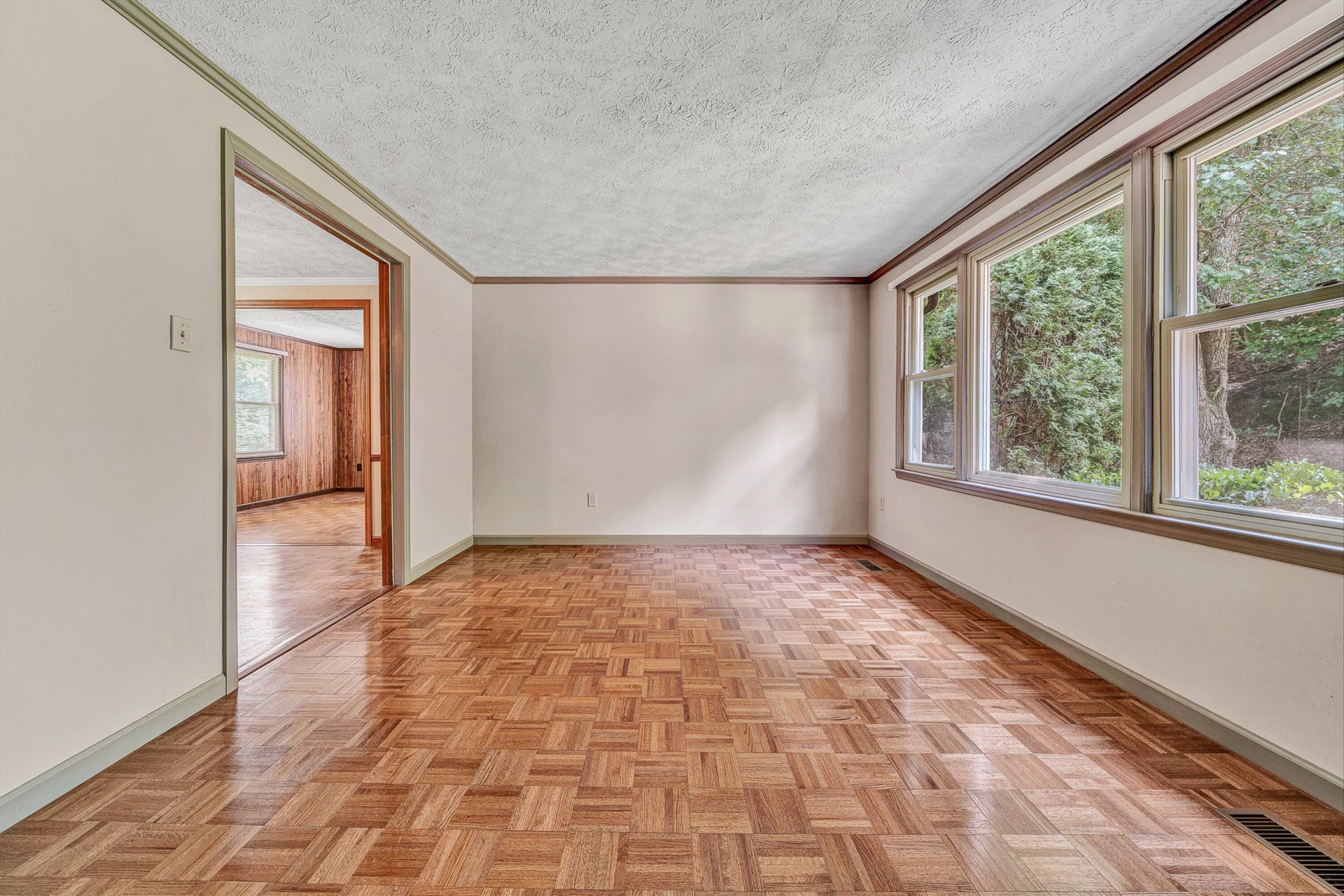 1005 Questor ST - Photo 4