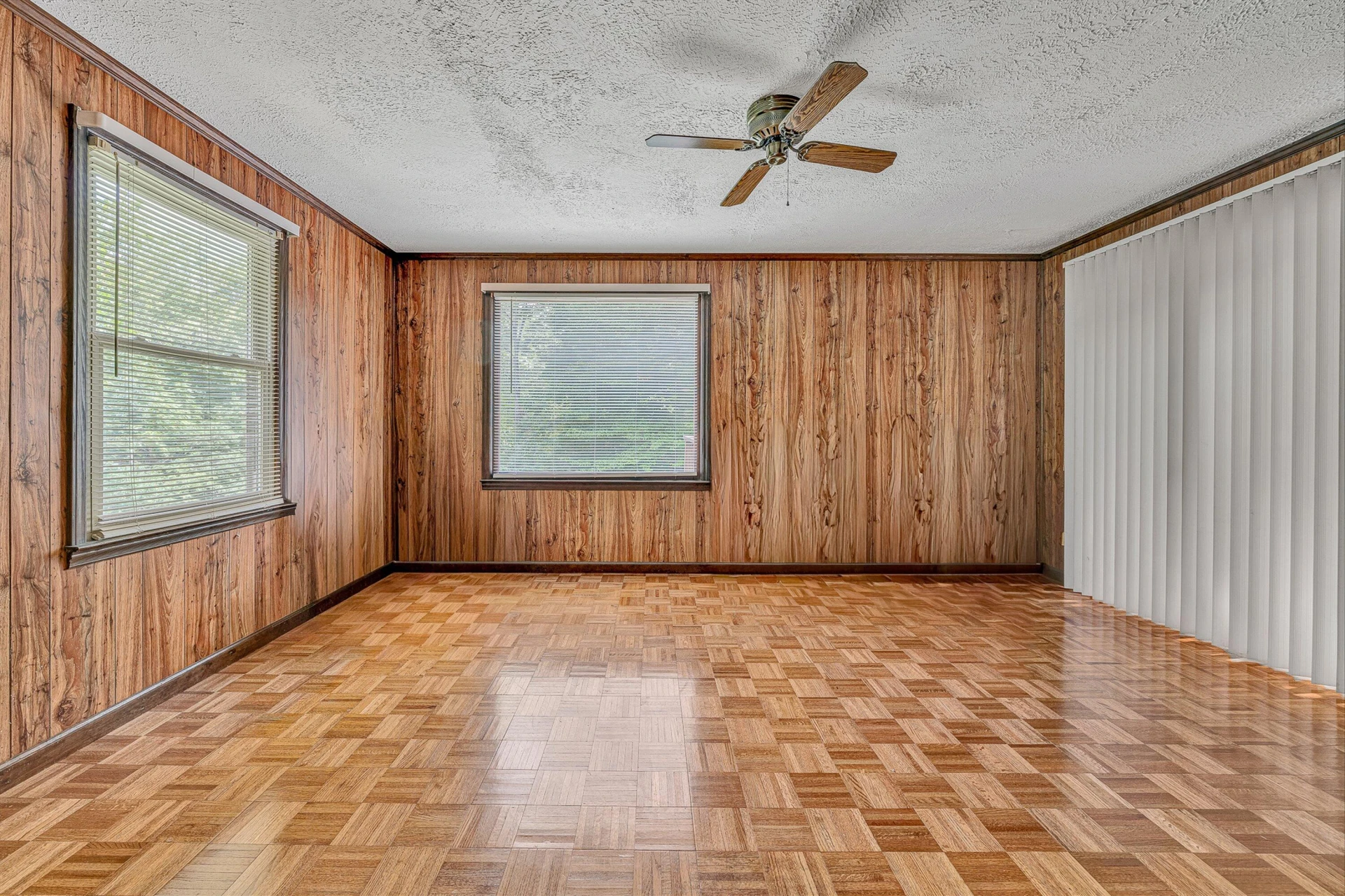 1005 Questor ST - Photo 5