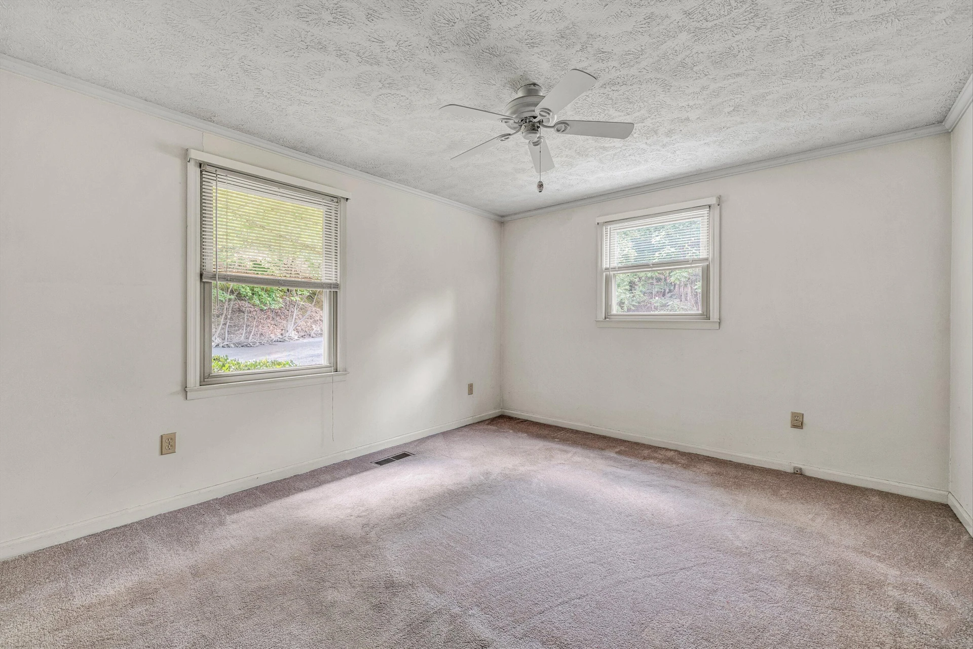 1005 Questor ST - Photo 20