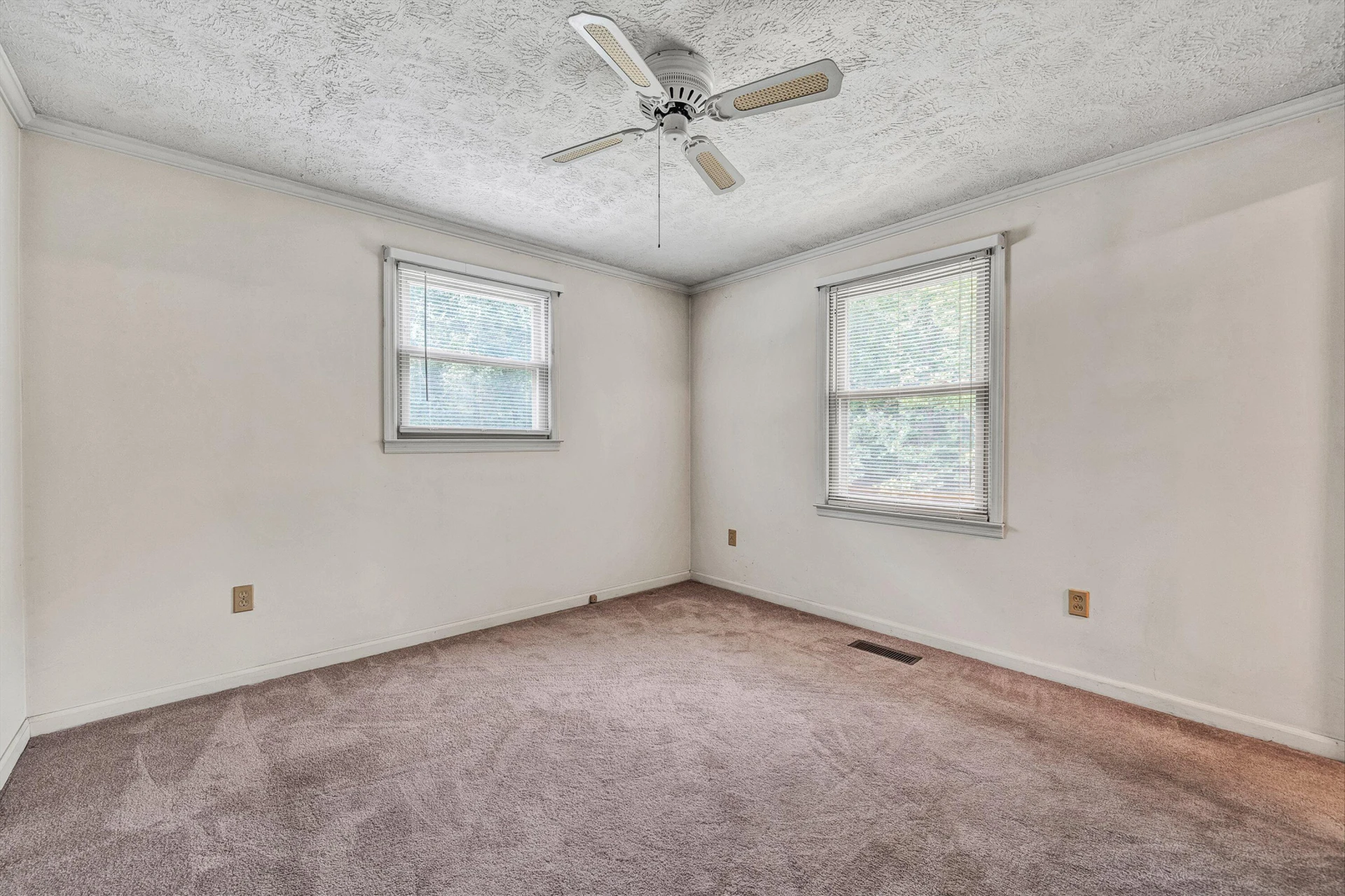 1005 Questor ST - Photo 22