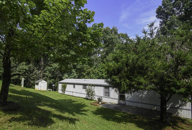204 Bentwood DR - Photo 2