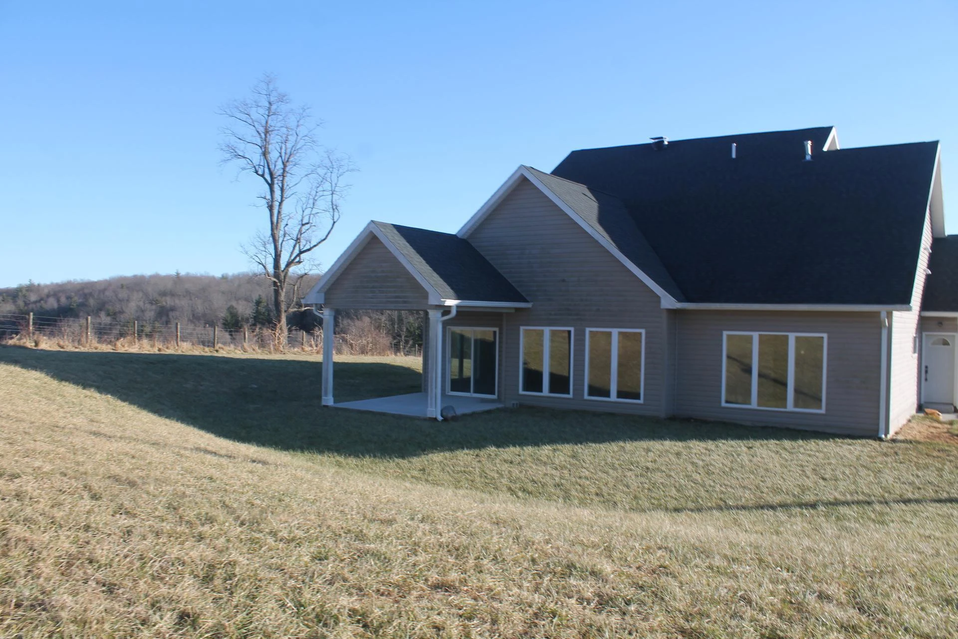 917 Stuart RD SE - Photo 4