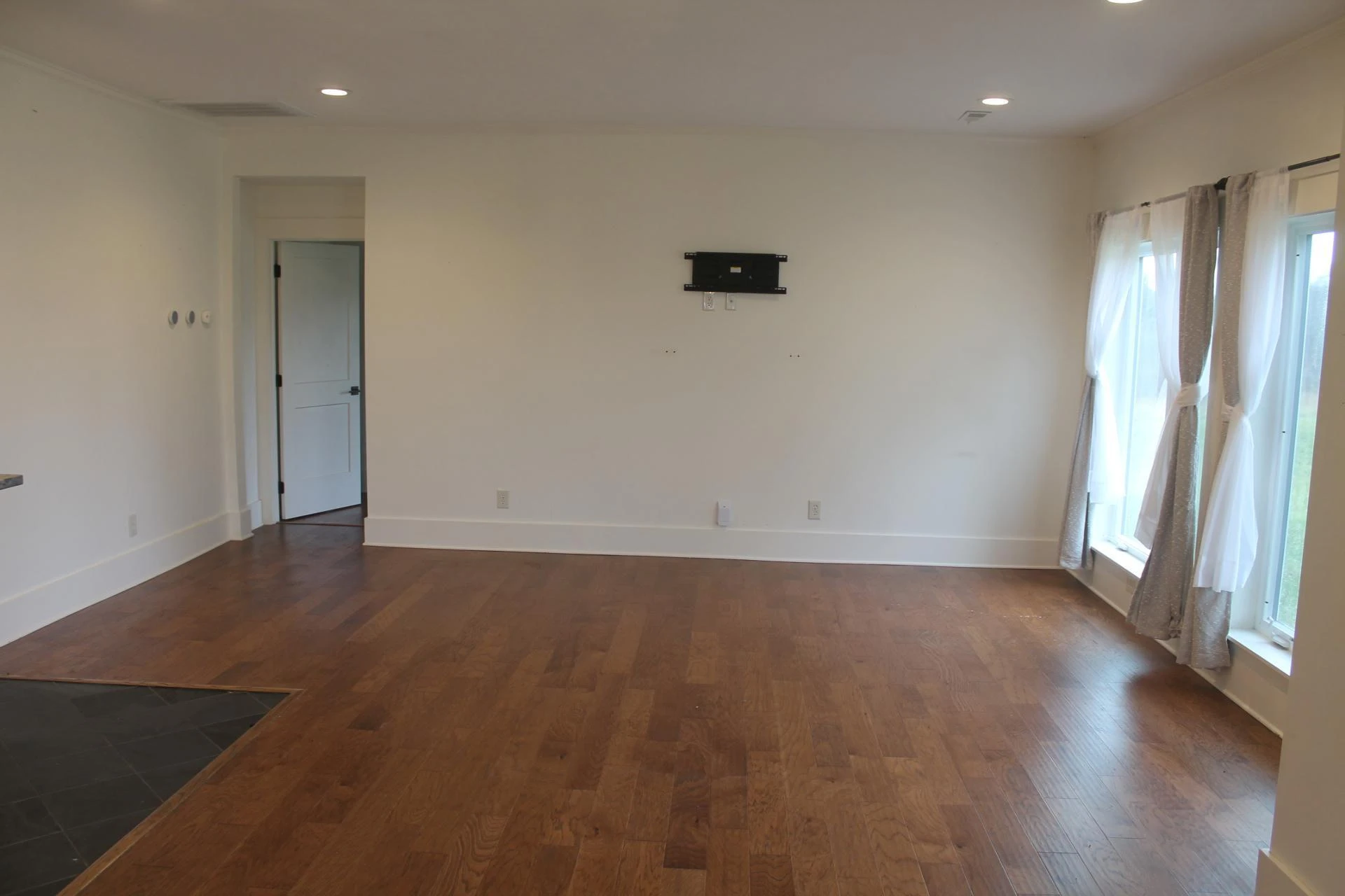 917 Stuart RD SE - Photo 12