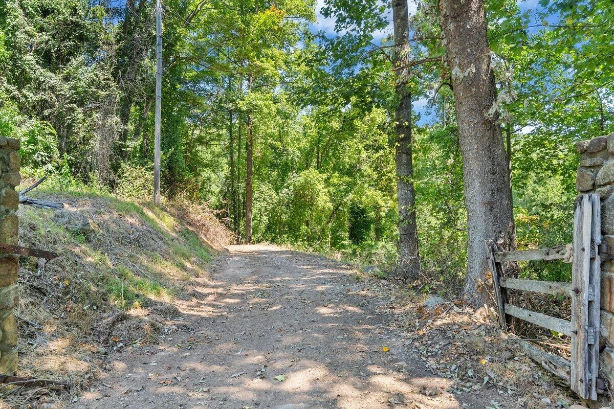 4077 Rocky Ford RD - Photo 13