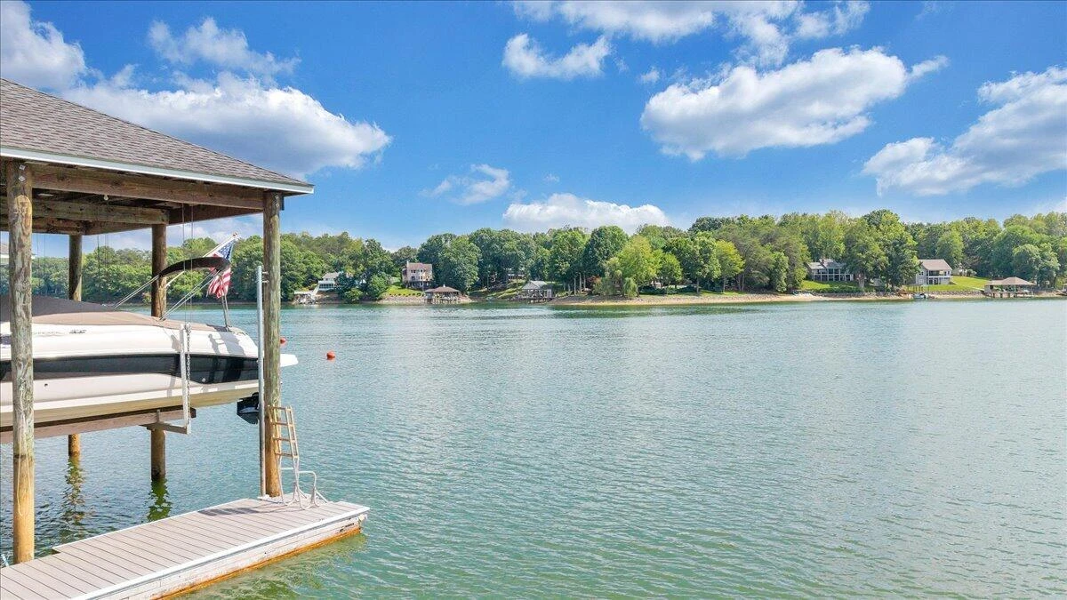 2512 Lakewood Forest RD - Photo 6