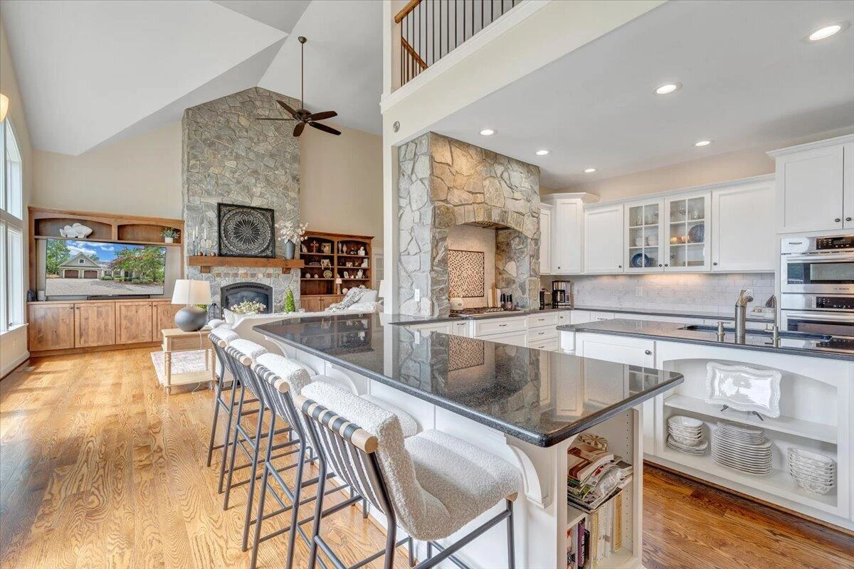 2512 Lakewood Forest RD - Photo 19