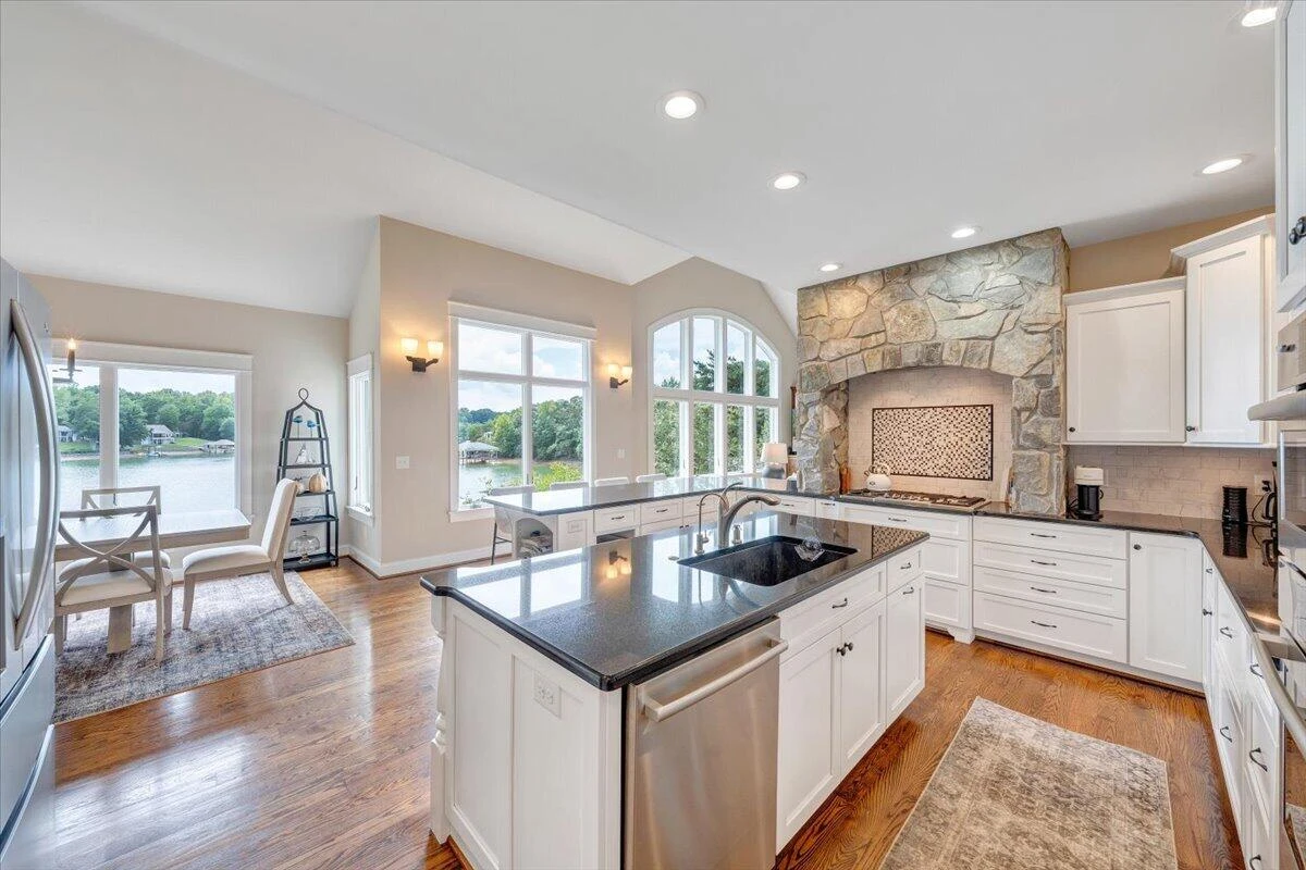 2512 Lakewood Forest RD - Photo 20