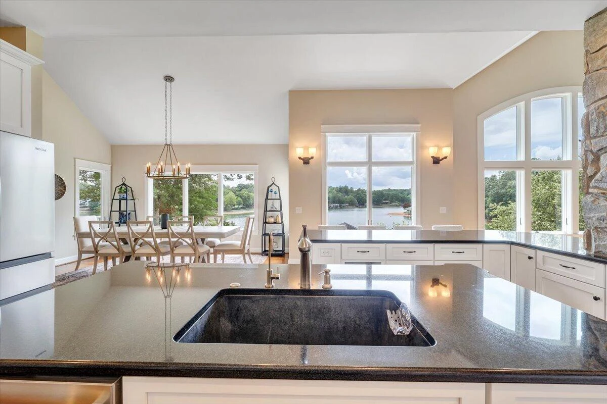 2512 Lakewood Forest RD - Photo 21